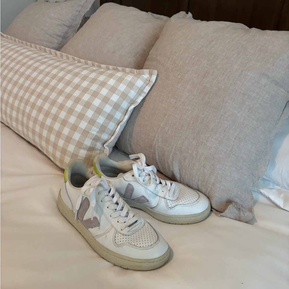 Madewell Exclusive Veja - Picture 2 of 3